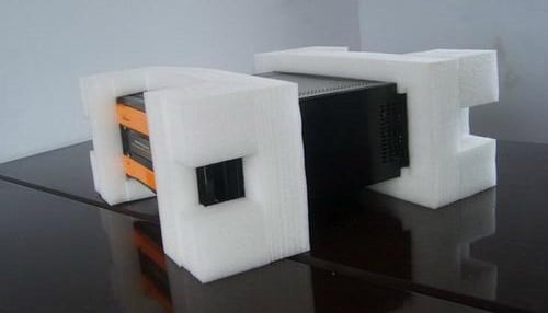 EPE包装材料的种类: EPE珍珠棉、 珍珠棉袋、 泡泡粒、 珍珠棉板。 珍珠棉或珍珠棉袋的特性:质轻柔软,无臭无毒,耐冲击性,保护产品给予足够的缓冲和表面保护。 泡泡粒的特性:不易破损,可填塞较细小的缝隙,易用于外观复杂的产品保护。